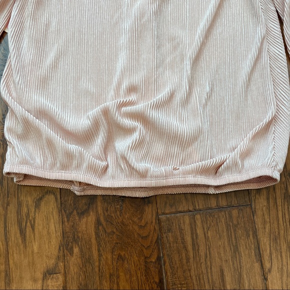 Simple & elegant blouse, shimmery pink, long sleeve, elastic wrist and waist - Picture 4 of 6